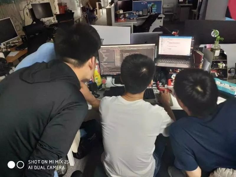 生活服务事业群产品研发部 | 业务拼命向前冲 产研奋力保稳定