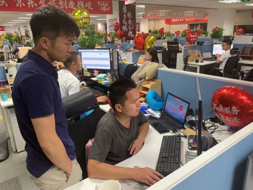 生活服务事业群产品研发部 | 业务拼命向前冲 产研奋力保稳定