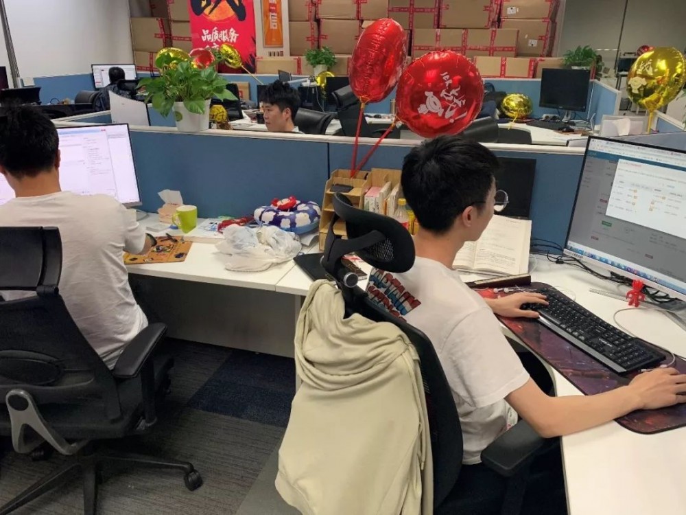 生活服务事业群产品研发部 | 业务拼命向前冲 产研奋力保稳定