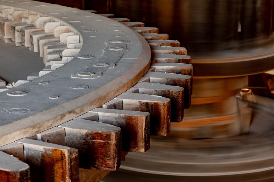 AGV智能制造平台方案的设计与研究