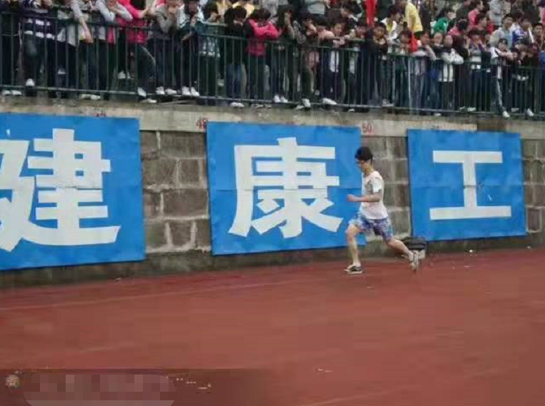 我的程序跑了60多小时，就是为了让你看一眼JDK的BUG导致的内存泄漏。